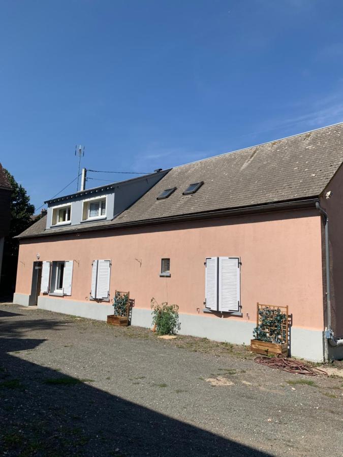 Kangourou A Moustache Thivars Exterior photo